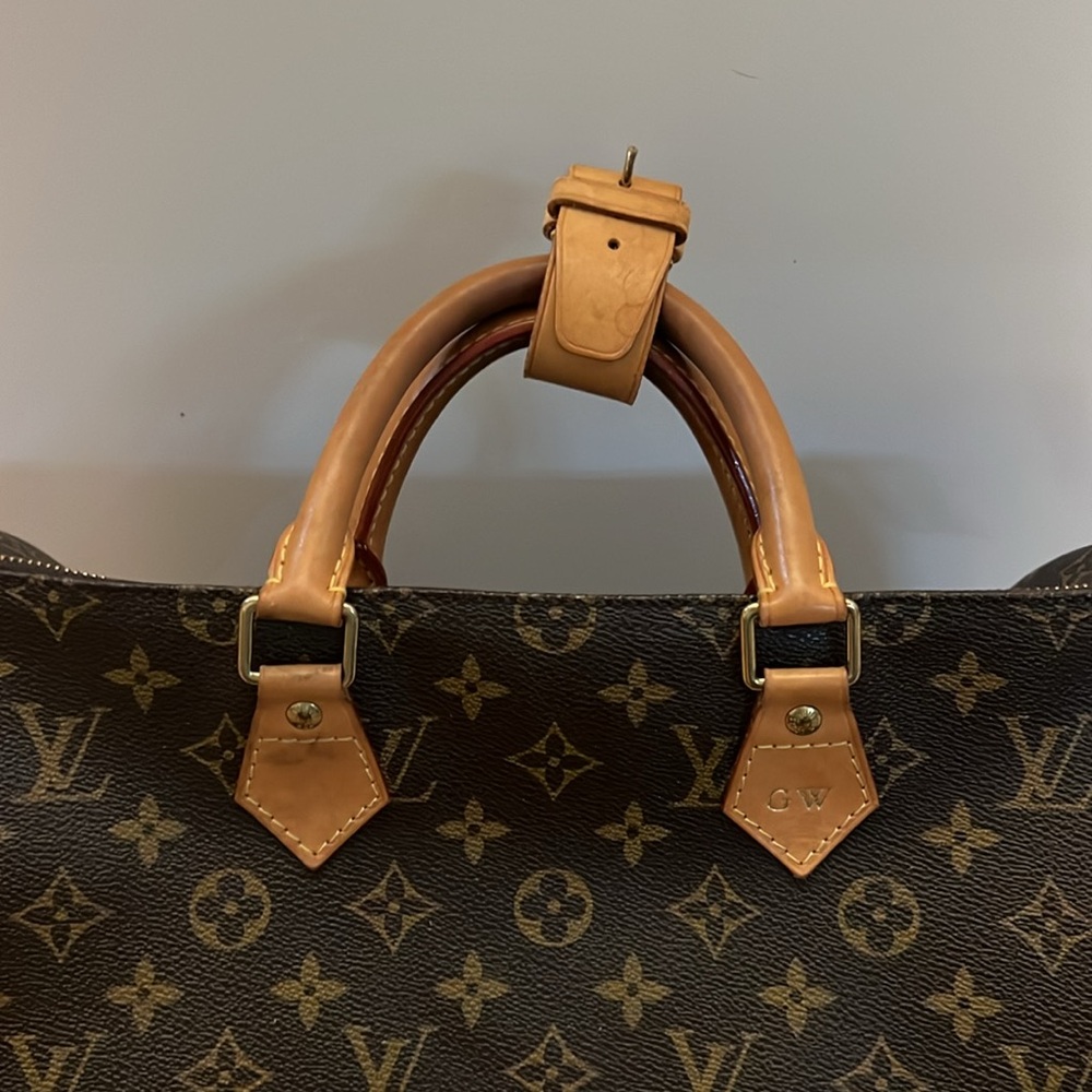 Authentic Louis Vuitton Poinette.